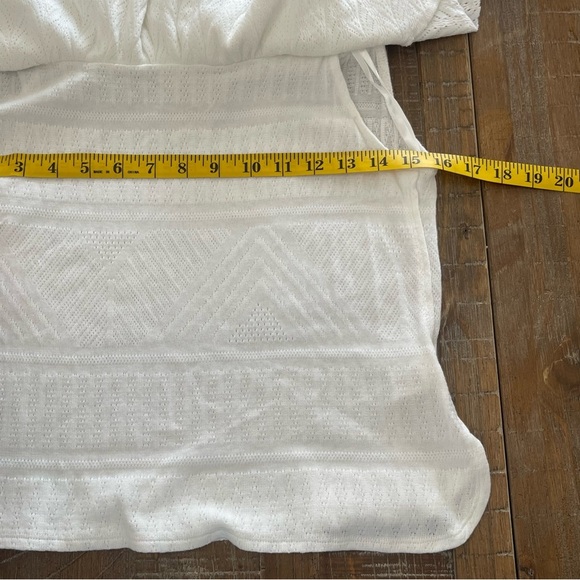 Elegant White Ruffle Top - Picture 6 of 7